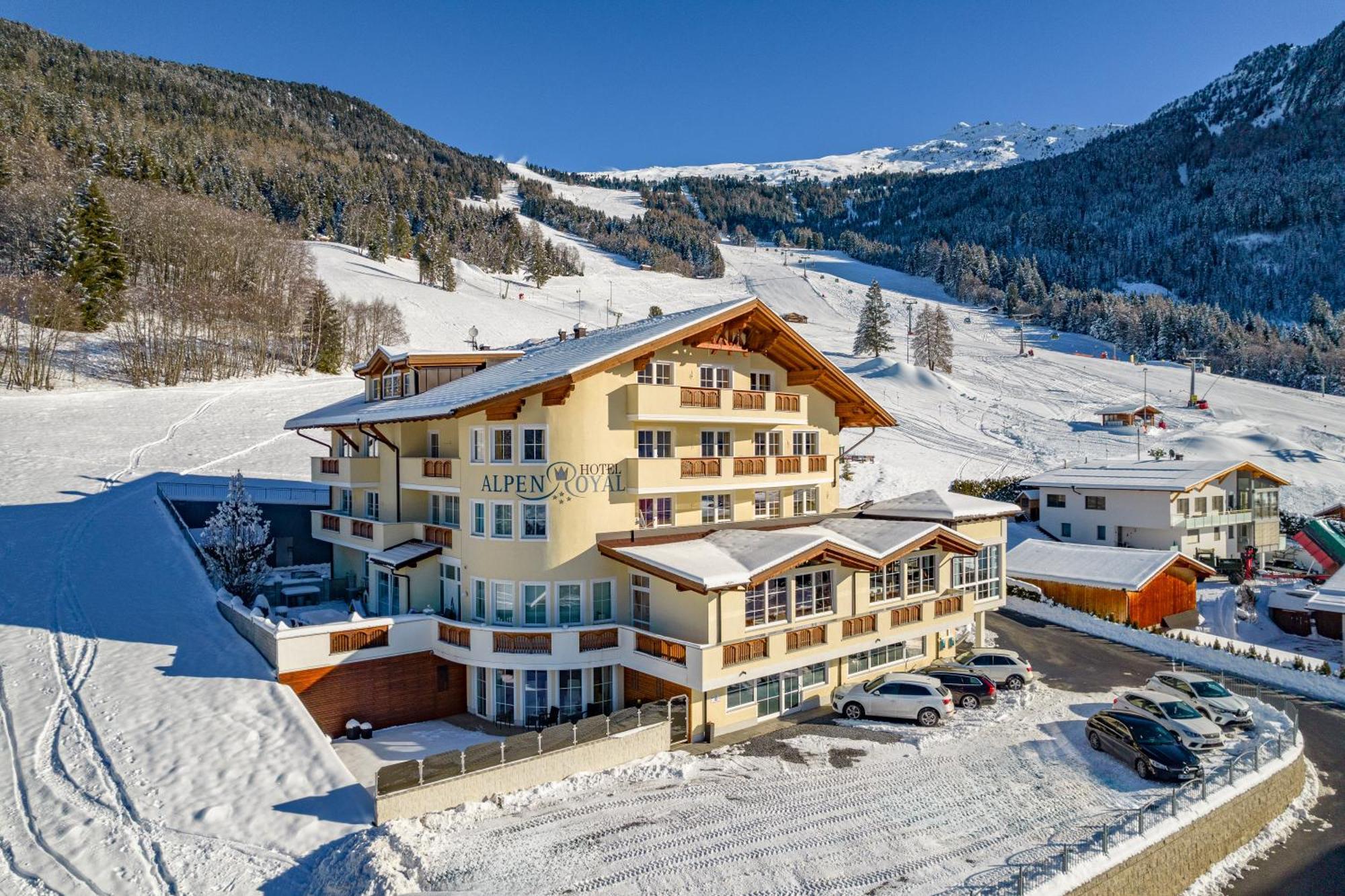 Hotel Alpen-Royal Jerzens Exterior foto